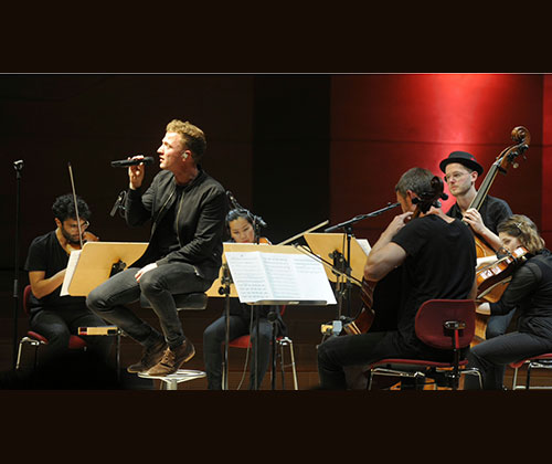 Mikis TAKEOVER! Ensemble & Joris